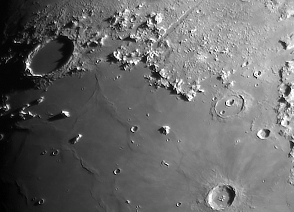 Mare Imbrium mit Alpen, Aristillus und Plato