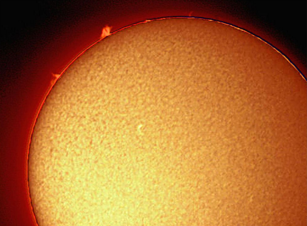 Sonnen-Composit mit Protuberanzen und Filamenten