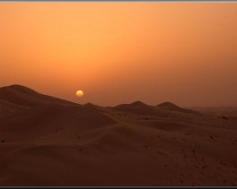 Sonnenaufgang über Abu Dhabi