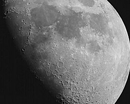 Objekt- und Aufnahmedaten   &nbsp; Zunehmender Mond mit Mare Imbrium   &nbsp; Copyright © Horst Ziegler &nbsp;  &nbsp; Canon EOS450D &nbsp; CGEM